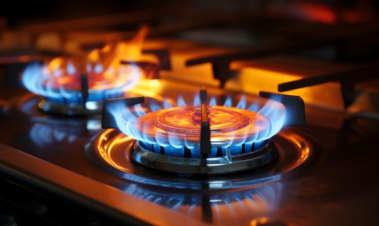 天然气灶台打不着可以用打火机吗